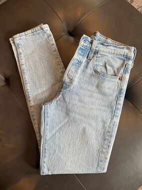Levi’s Women’s Light Wash 501 S